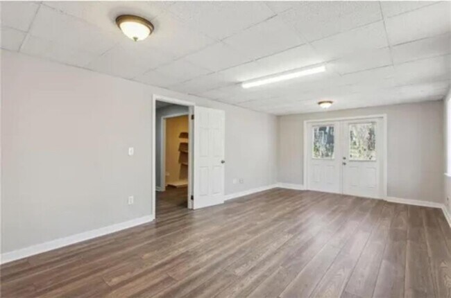 Building Photo - 9916 Scarlet Oak Dr