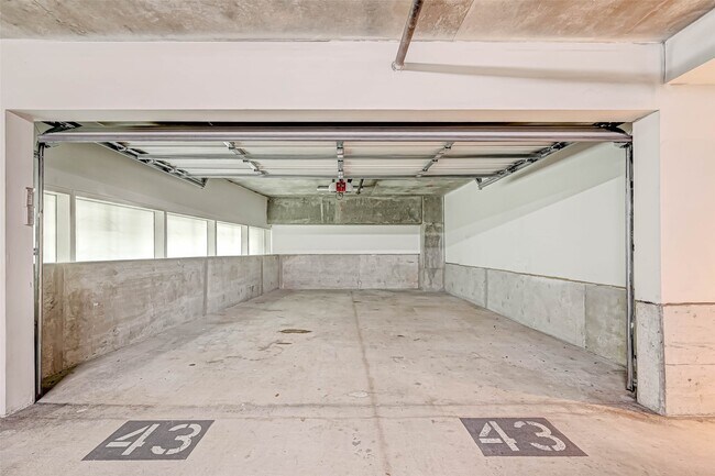 Building Photo - 4521 San Felipe St