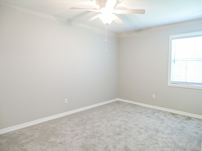 Building Photo - 723 S Berthe Ave