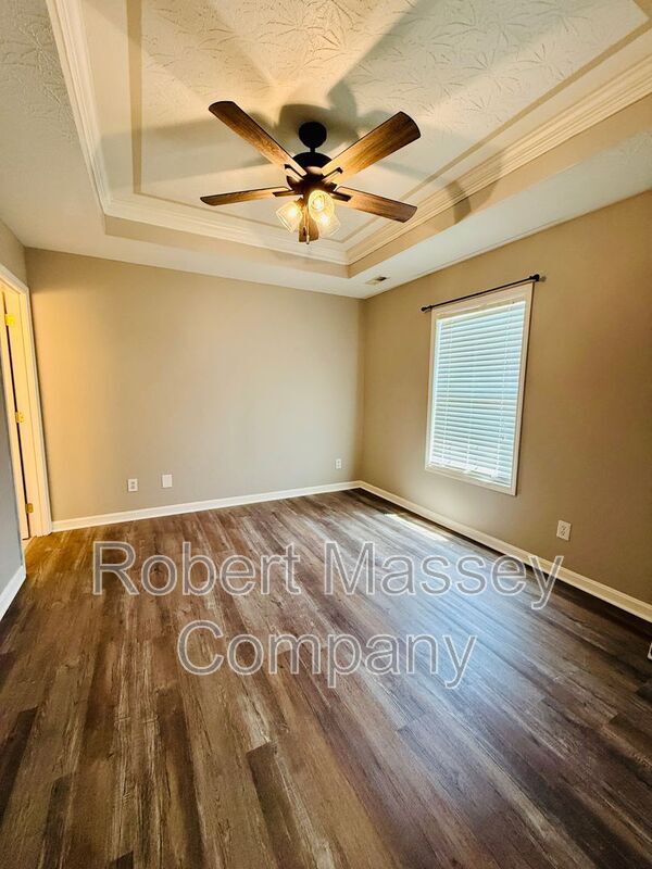 Building Photo - 137 Stone Creek Ct