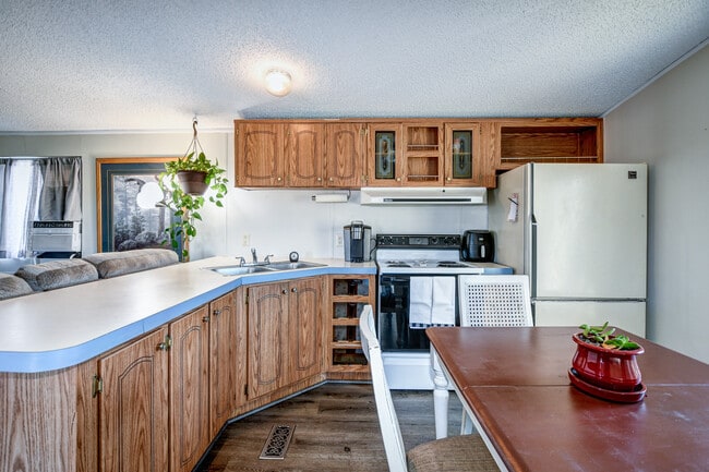 Building Photo - 2477 River Trail Rd