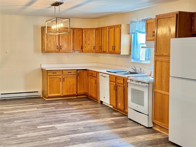 Building Photo - 530 NY-164