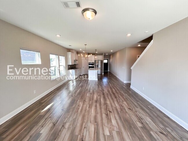 Building Photo - Modern Comfort Meets Community Charm with Garage  / 4 Beds & 3.5 baths / Available Now!