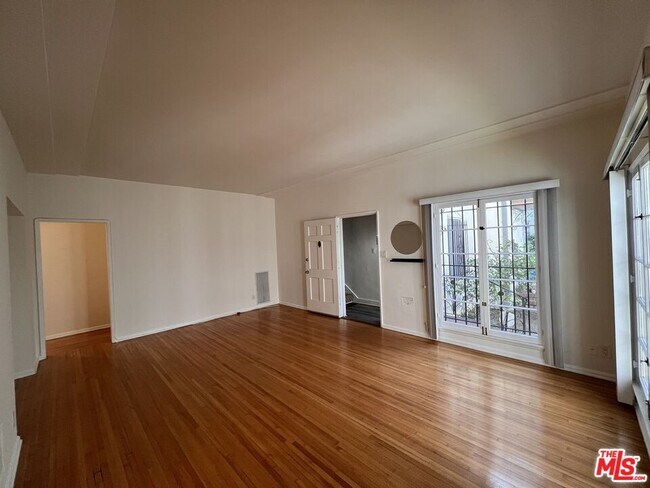 Building Photo - 1248 S La Jolla Ave