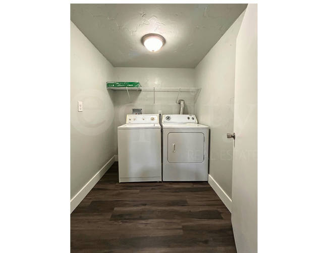 Building Photo - 555 S 330 E