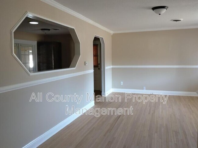 Building Photo - 2100 SW 42nd Ave