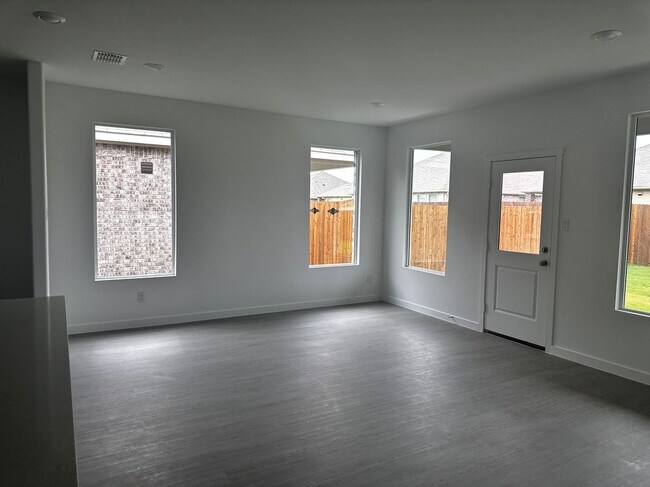 Building Photo - 509 Bridgewood Dr
