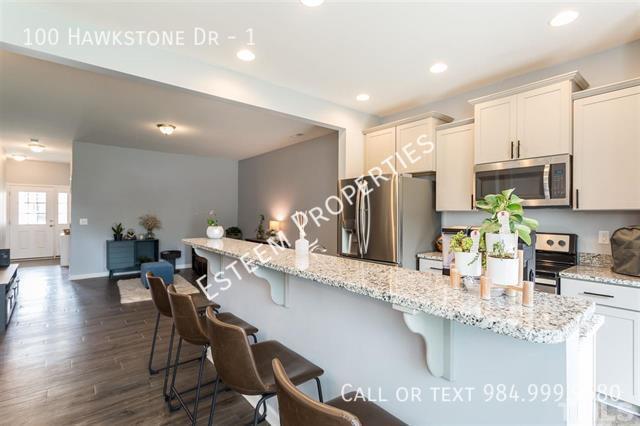 Building Photo - 100 Hawkstone Dr