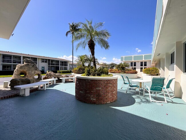 Building Photo - 620 Horizon W