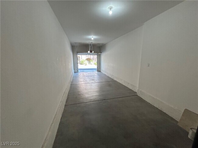 Building Photo - 11855 Portina Dr
