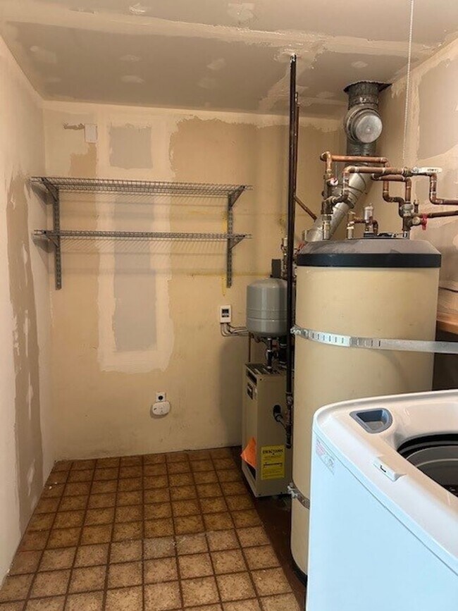 Building Photo - PRICE DROP!!!  The Perfect Family Home! La...