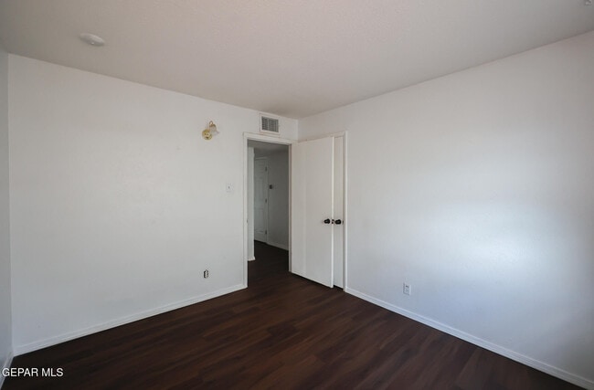 Building Photo - 5409 Edmonton Ave