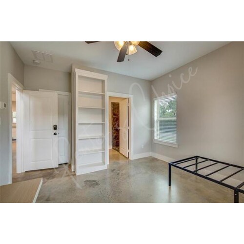 Building Photo - 709 Maple St