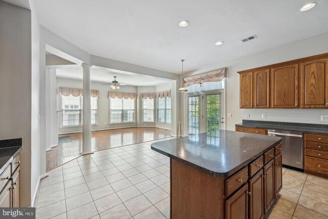 Building Photo - 9050 Galvin Ln