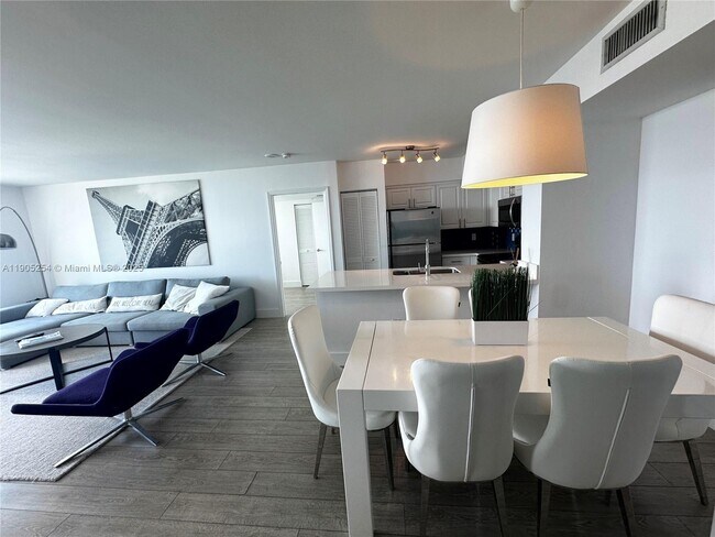 Building Photo - 90 Alton Rd