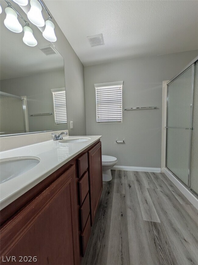 Building Photo - 134 E Cosmos Ct