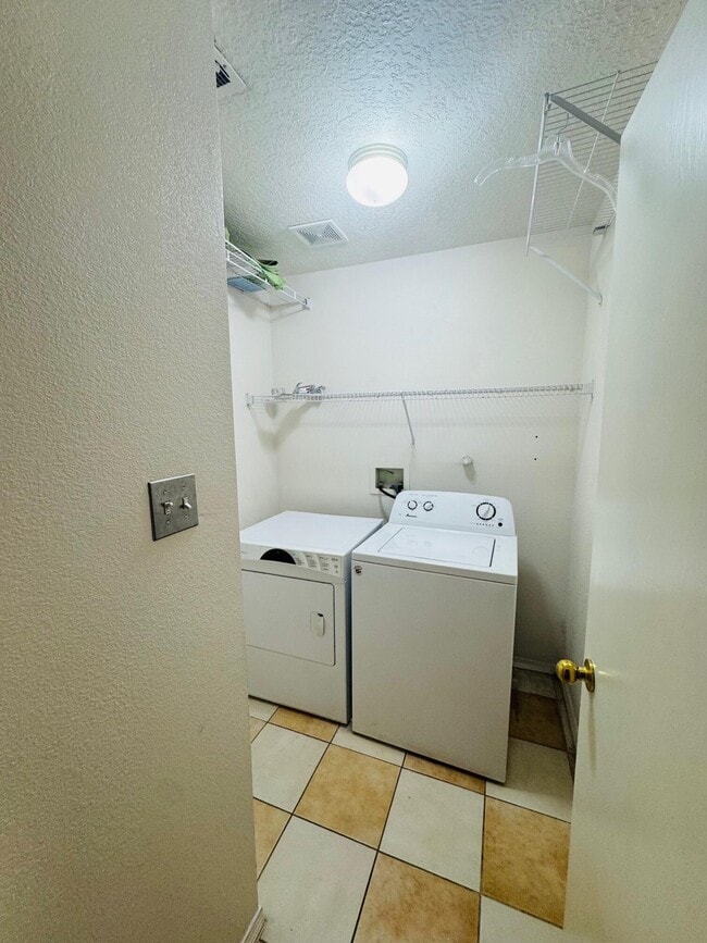 Building Photo - 505 Glacier Bay St SE