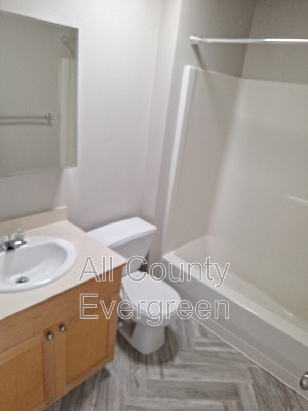 Building Photo - 1015 9th St