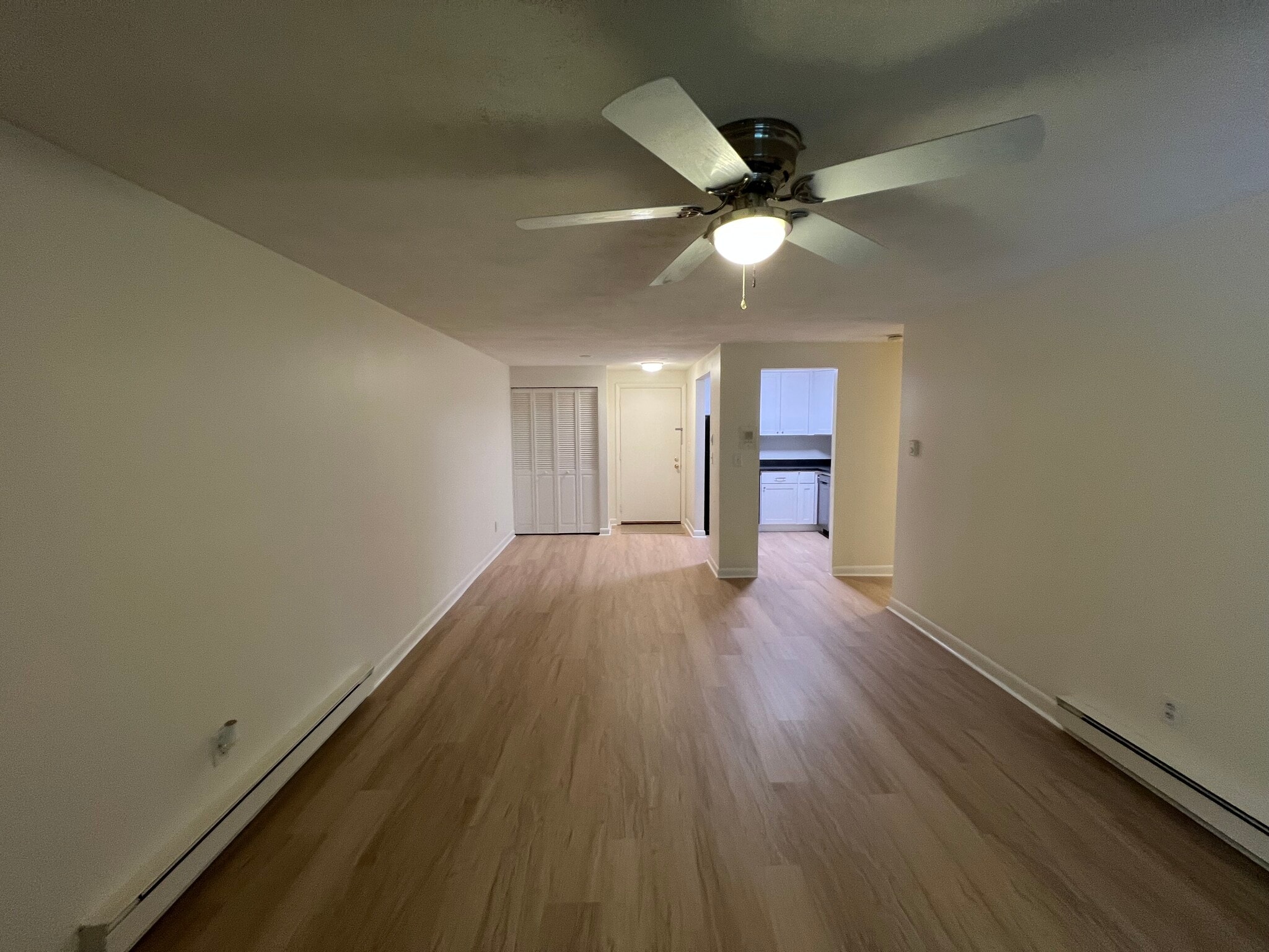 Living Room - 100 Fountain Ln