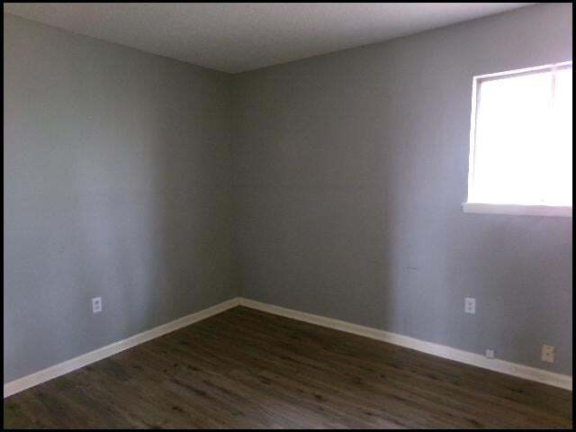 Building Photo - 305 Smart St