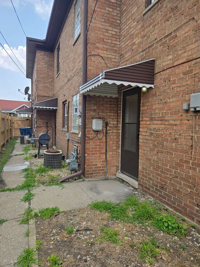 Building Photo - 143-147 157th St, Calumet City, IL 60409