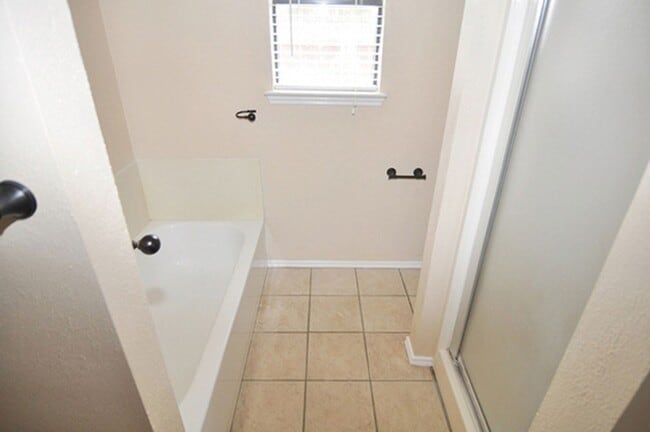 Building Photo - Great home with Sunroom in Sachse!