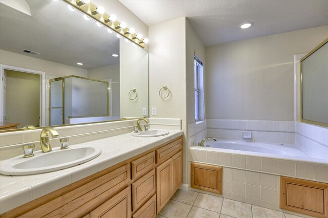 Building Photo - Cupertino Home for Rent!