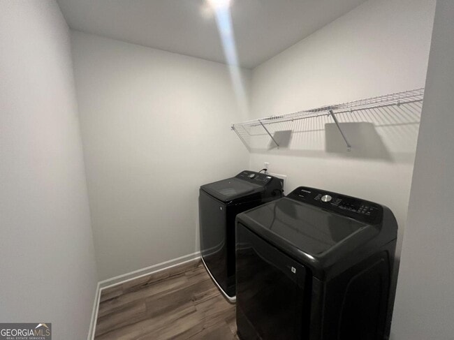 Building Photo - 2213 Boxwood Cir