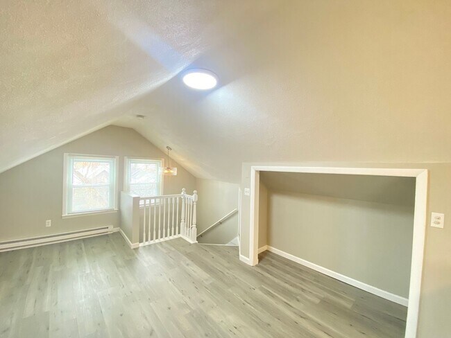 Building Photo - 7 Commercial St