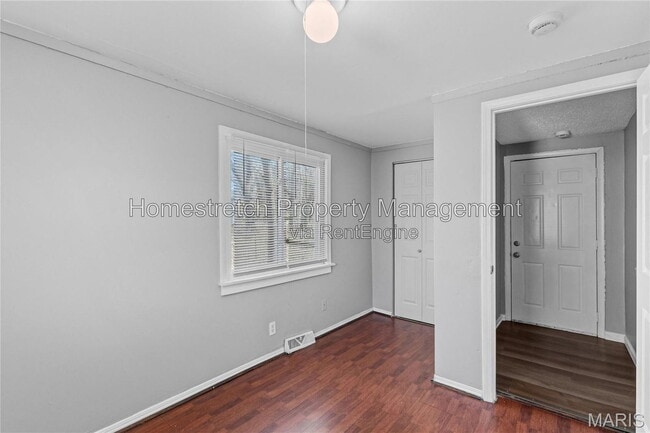 Building Photo - 7471 Sharon Dr