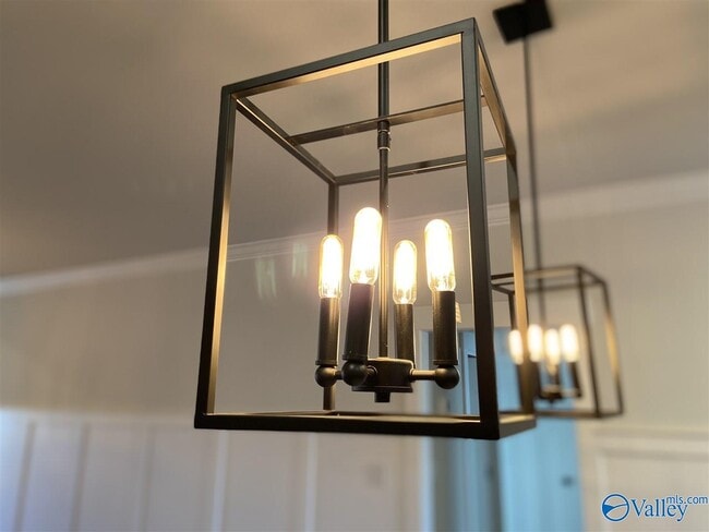 Building Photo - 440 Legend Oak Way SW