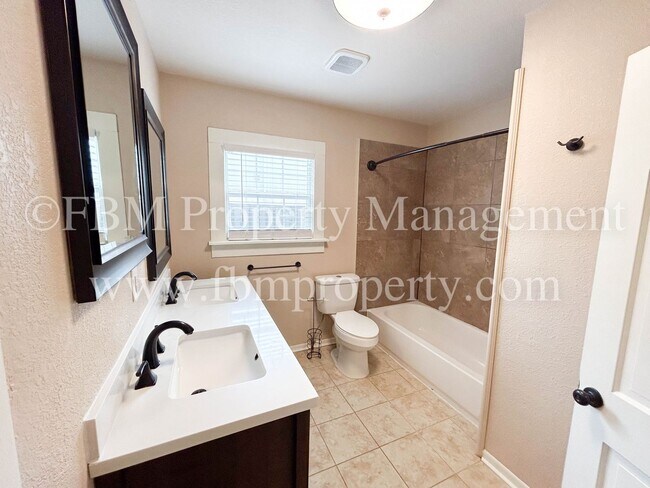 Building Photo - 212 W Marshall St