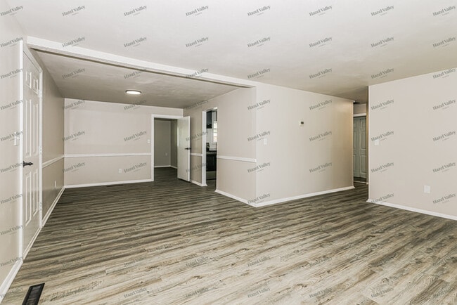 Building Photo - 2200 Kajean Ave