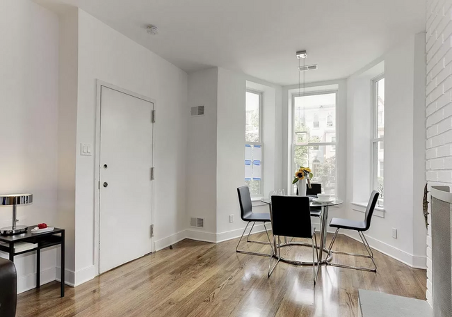 Building Photo - Available Now! 1 Parking Spot Included! 2 ...