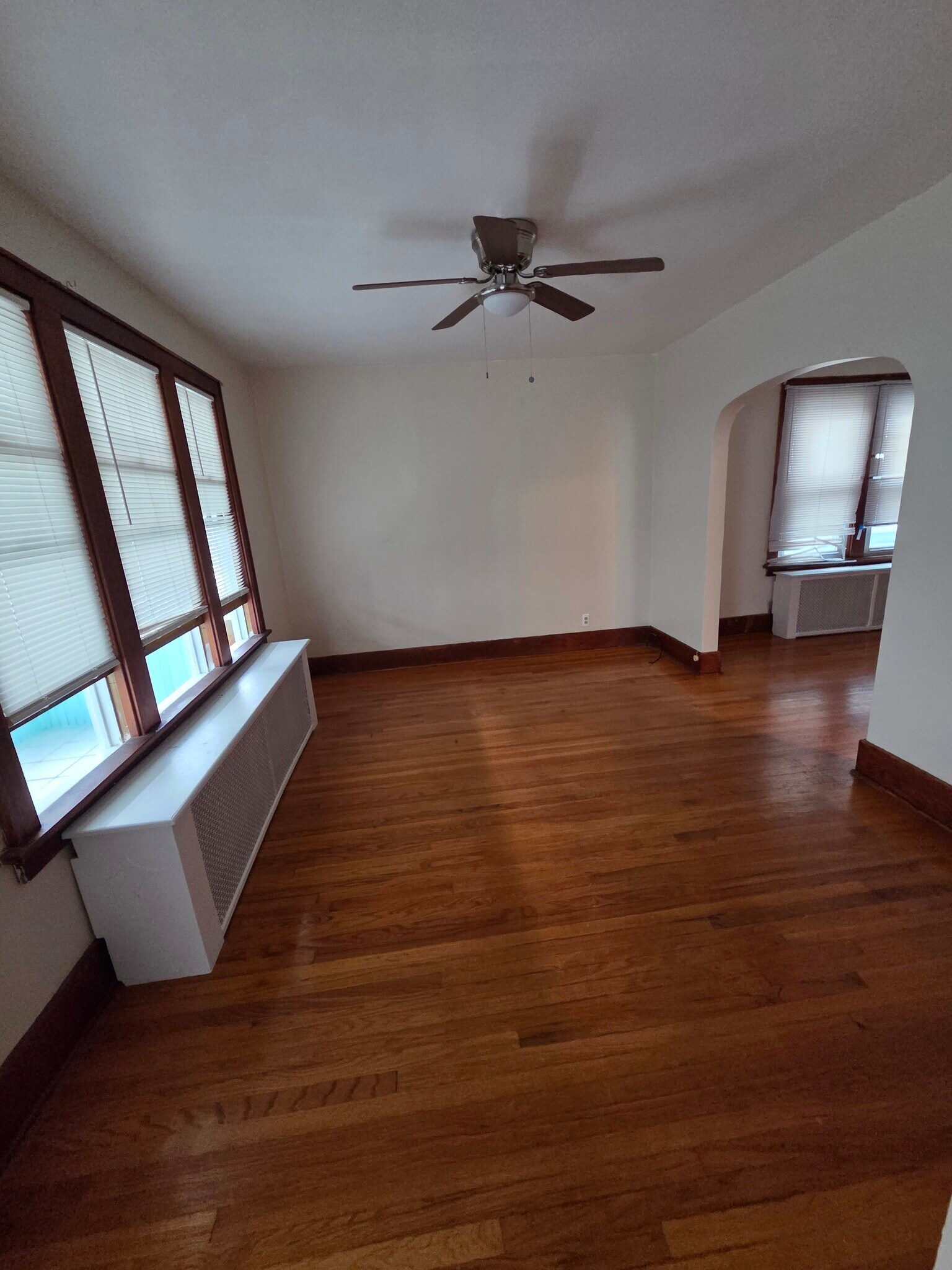 Building Photo - 49 Grandview Ter