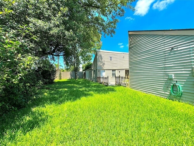 Building Photo - 7743 Portal Dr