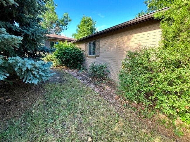 Building Photo - 3375 Fenton St