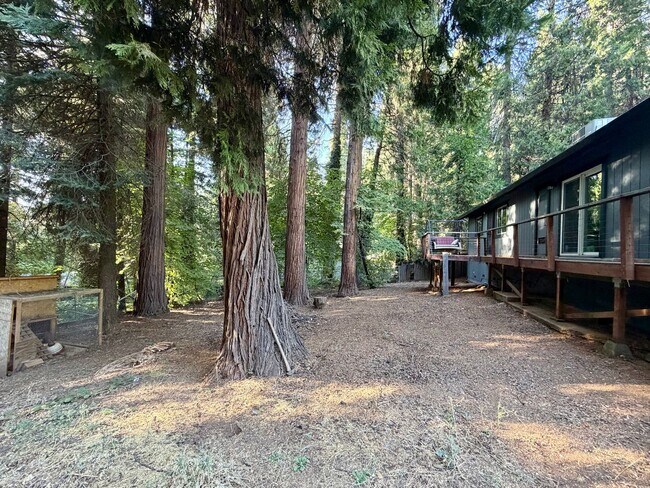 Building Photo - 3001 Polaris Ct