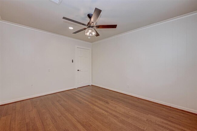 Building Photo - 12419 Huntingwick Dr