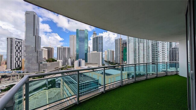 Building Photo - 350 S Miami Ave