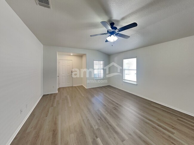 Building Photo - 132 Harness Ln