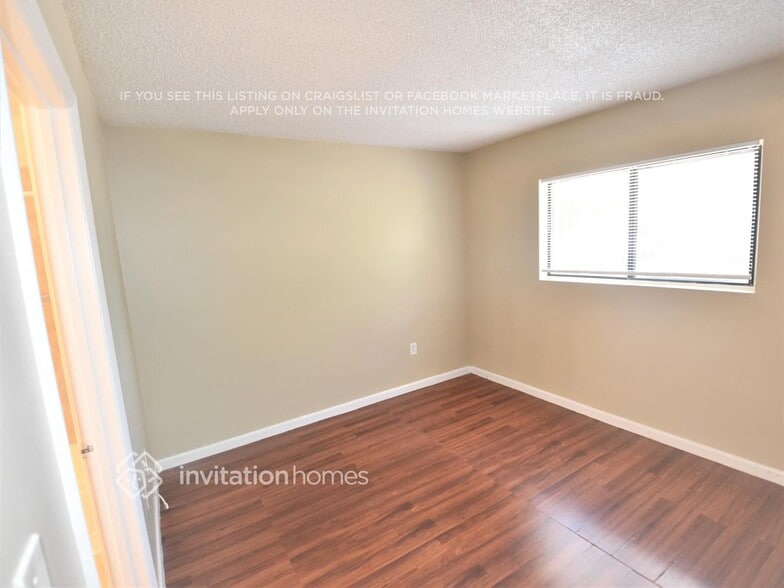 Building Photo - 9489 Palm Cir N