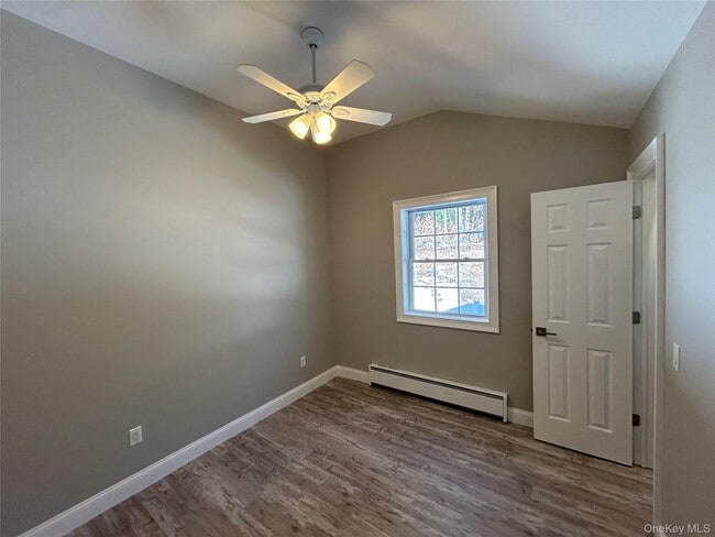 Building Photo - 135 Gale Rd