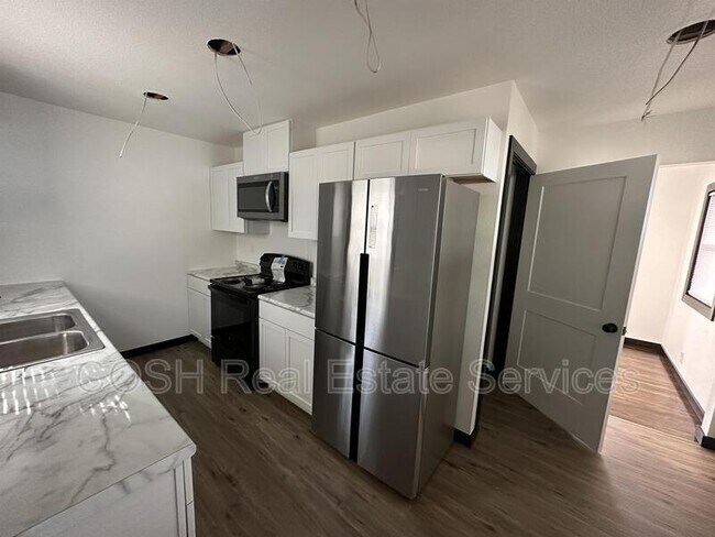 Building Photo - 6254 N Independence St