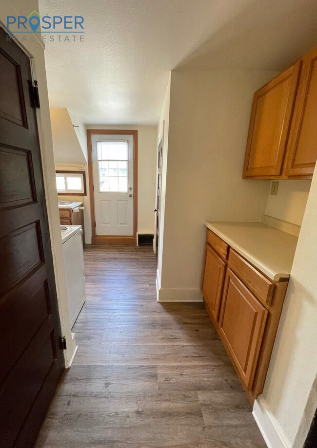 Building Photo - WA810X