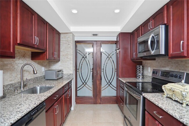 Building Photo - 2401 S Ocean Dr