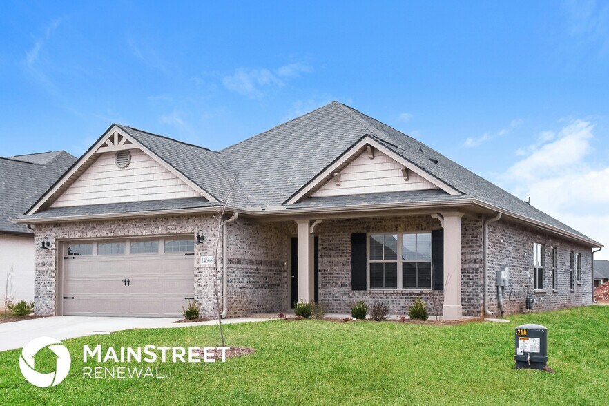 Building Photo - 14668 Greenleaf Dr