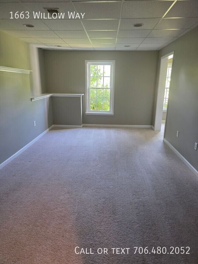 Building Photo - 1663 Willow Way