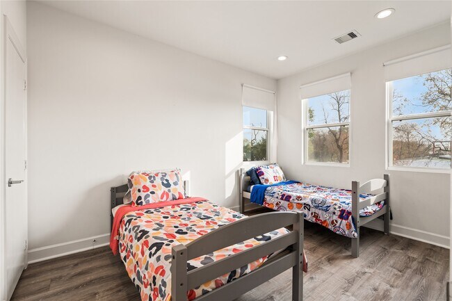 Building Photo - 6819 Rocinante Ln