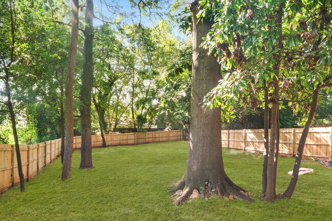 Building Photo - 919 Gilbert St SE